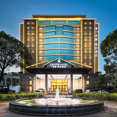 Mehood Lestie International Hotel Nancun Wanbo Metro Station Branch - Free Shuttle Bus To Canton Fair Complex During Canton Fair Period & Free Breakfast & Free Afternoon Tea & Free Midnight Snack & Free Vpn Internet Access Экстерьер фото