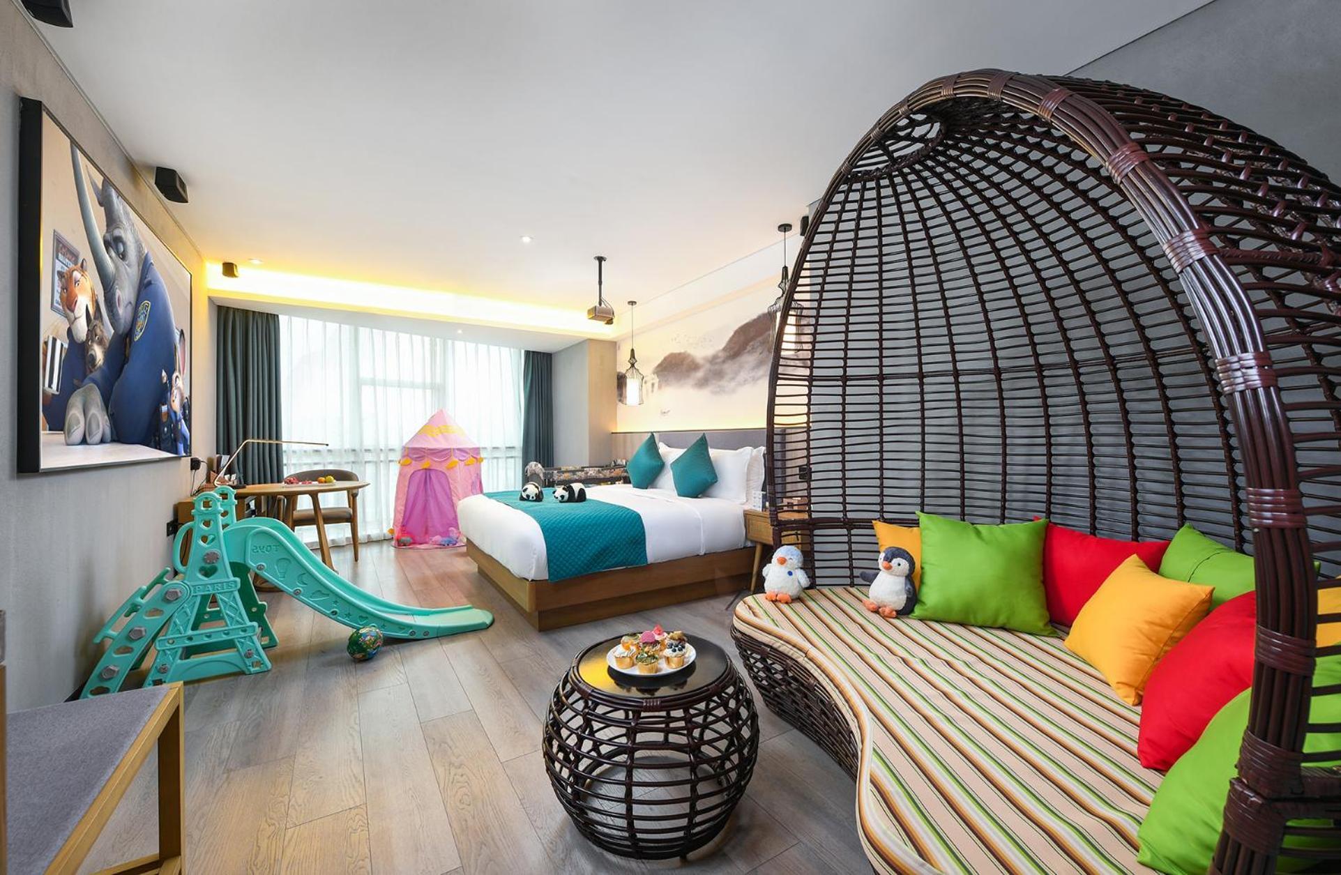 Mehood Lestie International Hotel Nancun Wanbo Metro Station Branch - Free Shuttle Bus To Canton Fair Complex During Canton Fair Period & Free Breakfast & Free Afternoon Tea & Free Midnight Snack & Free Vpn Internet Access Экстерьер фото