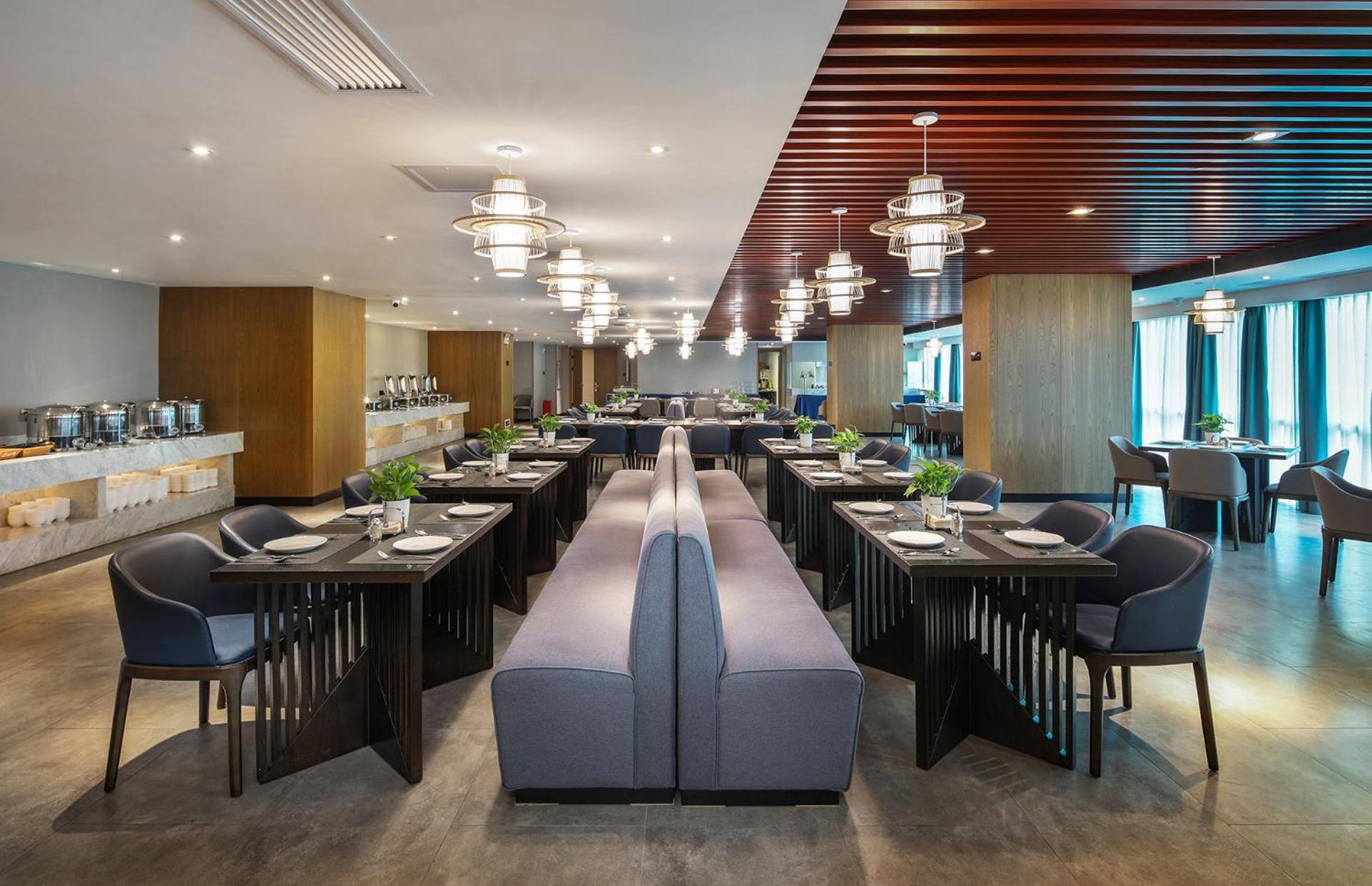 Mehood Lestie International Hotel Nancun Wanbo Metro Station Branch - Free Shuttle Bus To Canton Fair Complex During Canton Fair Period & Free Breakfast & Free Afternoon Tea & Free Midnight Snack & Free Vpn Internet Access Экстерьер фото
