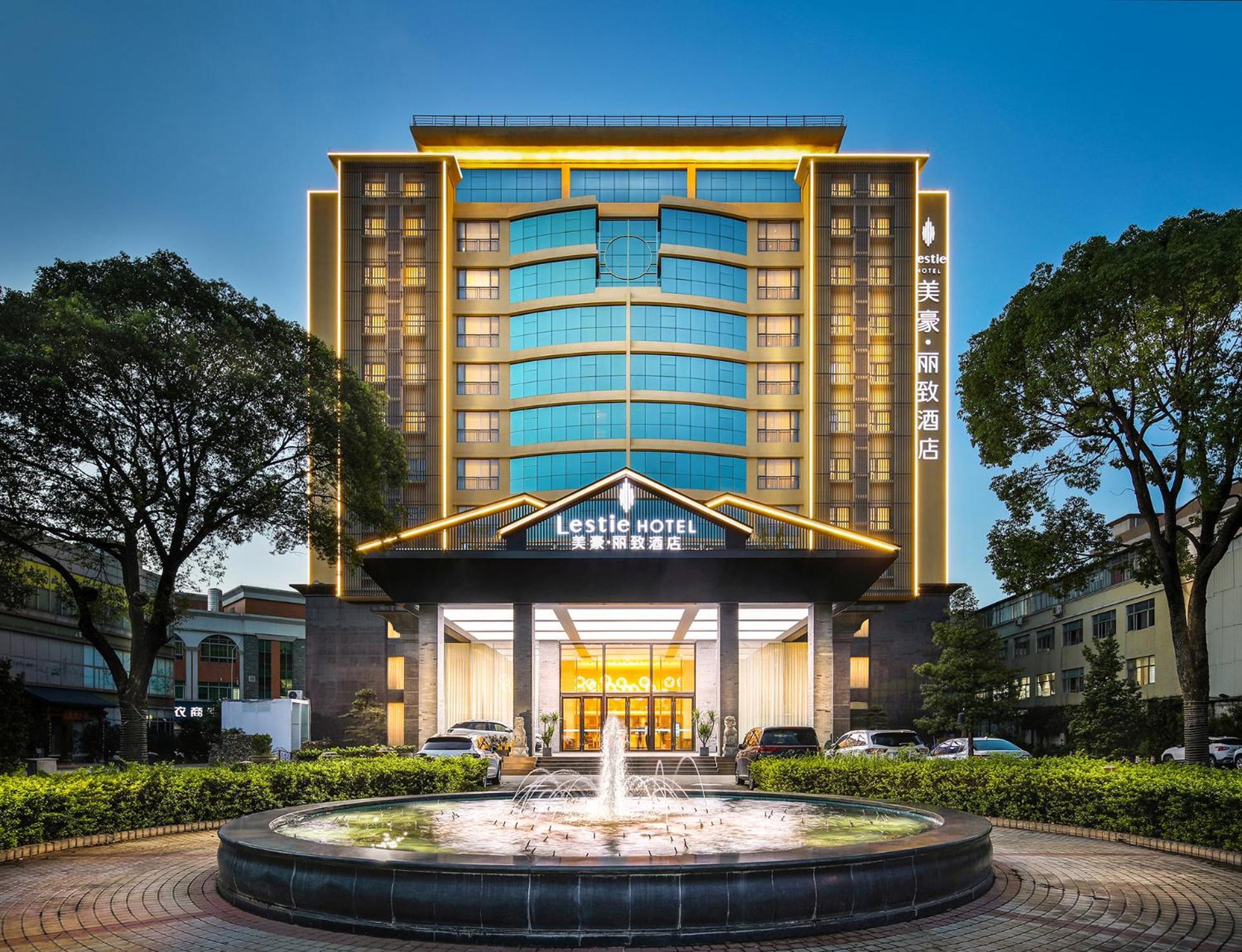 Mehood Lestie International Hotel Nancun Wanbo Metro Station Branch - Free Shuttle Bus To Canton Fair Complex During Canton Fair Period & Free Breakfast & Free Afternoon Tea & Free Midnight Snack & Free Vpn Internet Access Экстерьер фото
